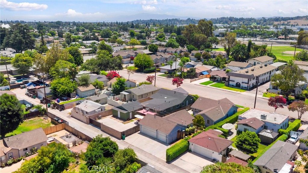 Image 17 of property listing at 1451 1455 3rd Street, La Verne, CA 91750