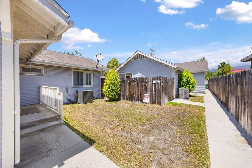 Image 5 of property listing at 1451 1455 3rd Street, La Verne, CA 91750