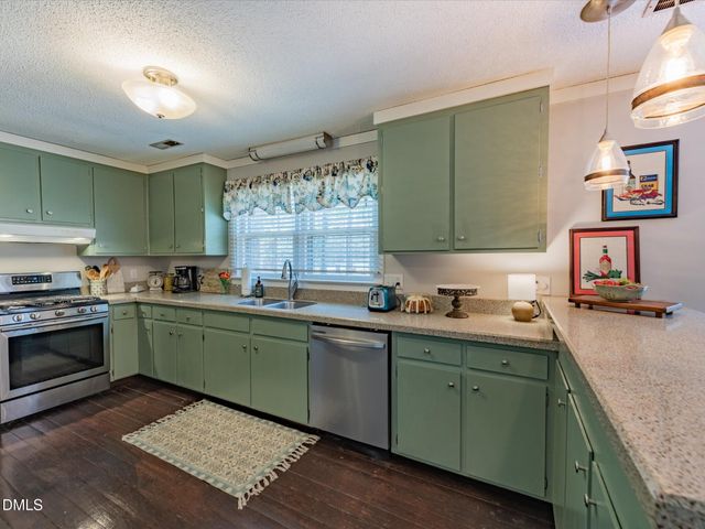 101 Oakwood Drive, Wake Forest, NC 27587