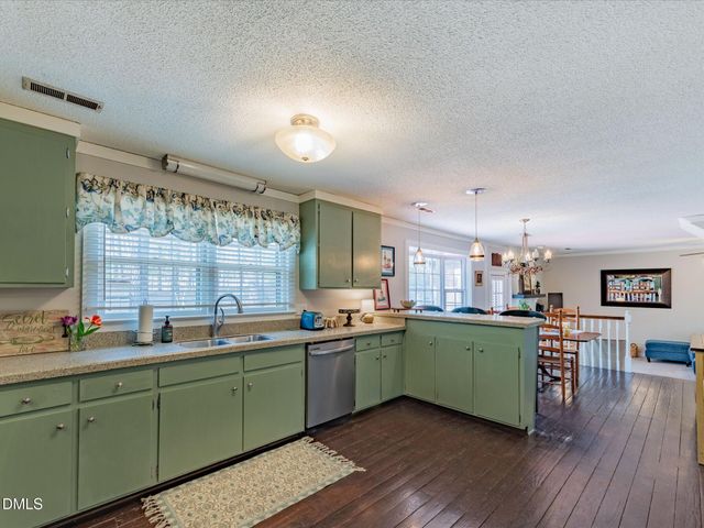 101 Oakwood Drive, Wake Forest, NC 27587