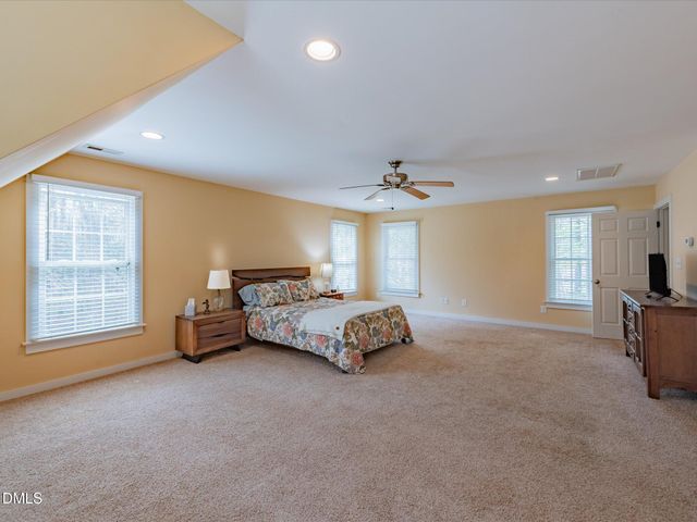 101 Oakwood Drive, Wake Forest, NC 27587