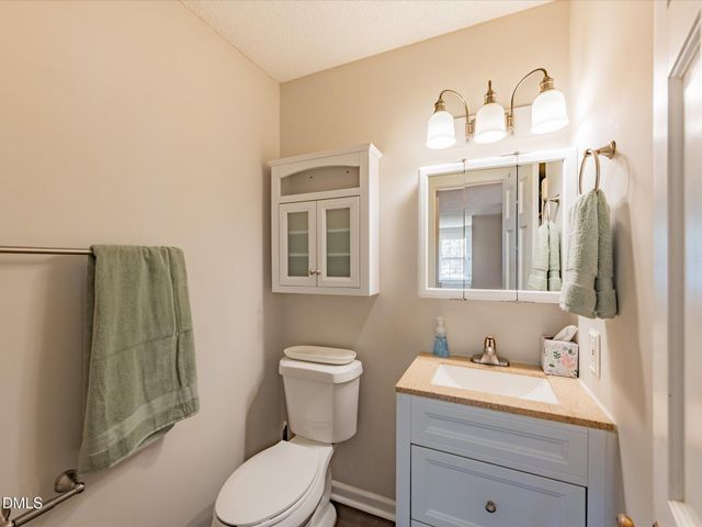 101 Oakwood Drive, Wake Forest, NC 27587