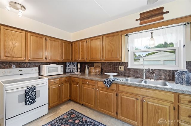1611 Garwood Drive, Dayton, OH 45432