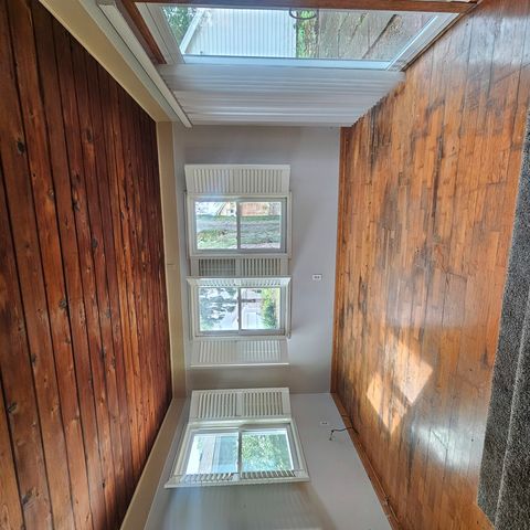 518 ROBERT Avenue, Rockford, IL 61107