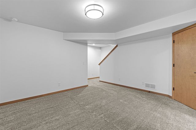 628 Catherine Drive, Tiffin, IA 52340