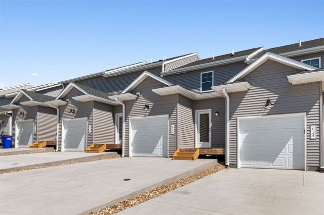 628 Catherine Drive, Tiffin, IA 52340