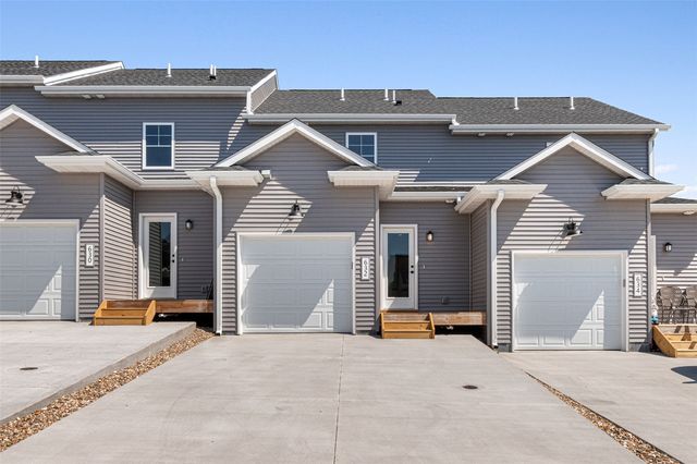 628 Catherine Drive, Tiffin, IA 52340