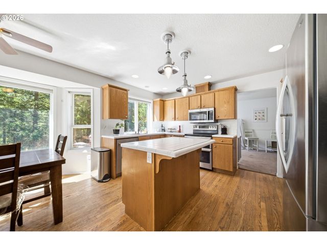 28908 Ne 58TH Cir, Camas, WA 98607