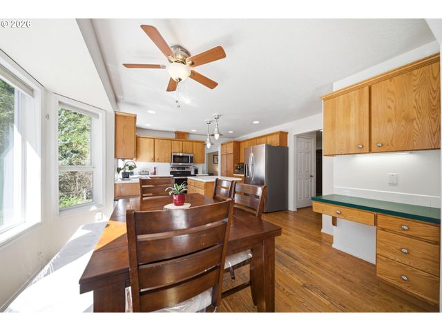 28908 Ne 58TH Cir, Camas, WA 98607