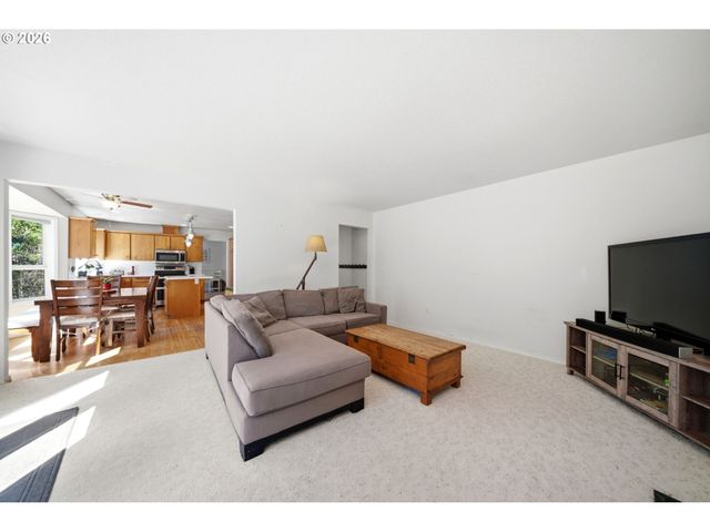 28908 Ne 58TH Cir, Camas, WA 98607