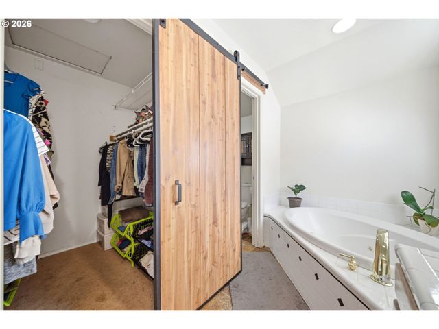 28908 Ne 58TH Cir, Camas, WA 98607