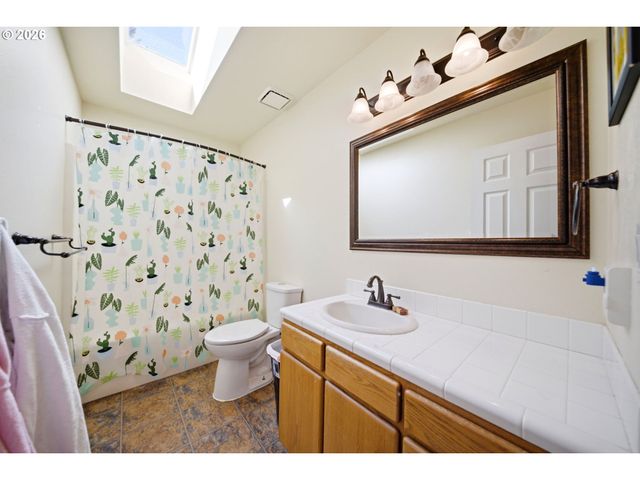 28908 Ne 58TH Cir, Camas, WA 98607