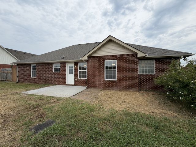 8018 Valencia Dr, Smyrna, TN 37167