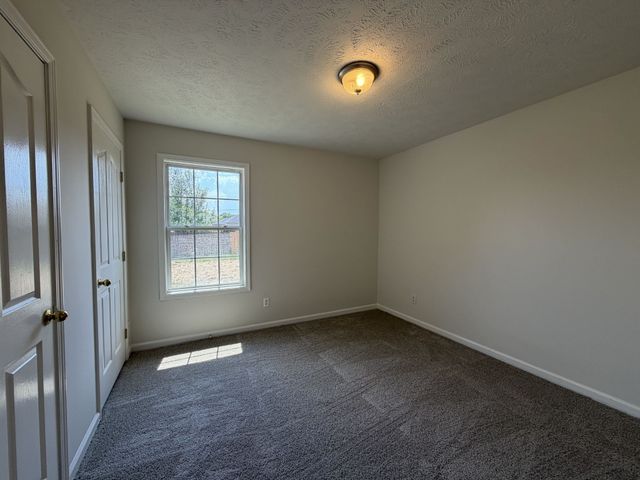 8018 Valencia Dr, Smyrna, TN 37167