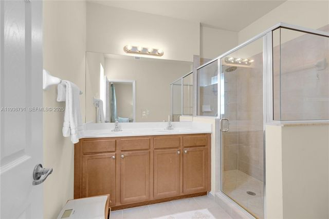 16789 SW 96th St, Miami, FL 33196