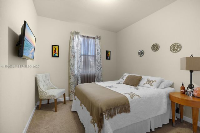 16789 SW 96th St, Miami, FL 33196