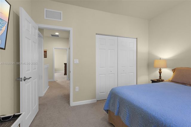 16789 SW 96th St, Miami, FL 33196