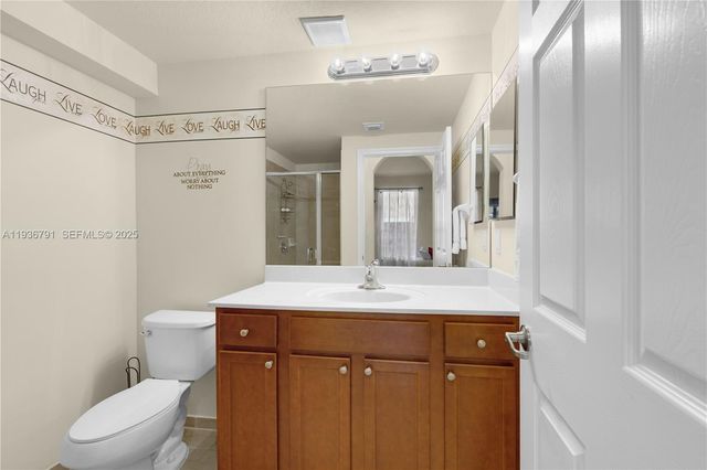 16789 SW 96th St, Miami, FL 33196