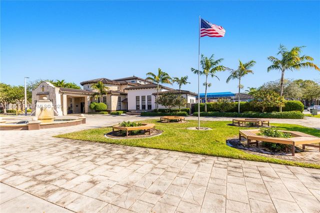 16789 SW 96th St, Miami, FL 33196