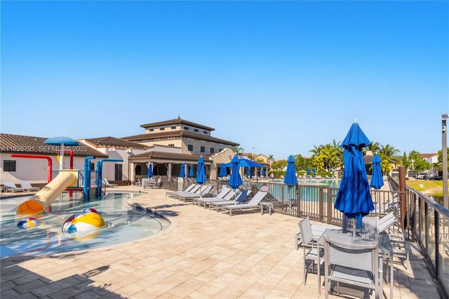 16789 SW 96th St, Miami, FL 33196