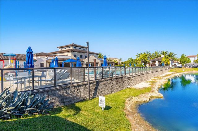 16789 SW 96th St, Miami, FL 33196