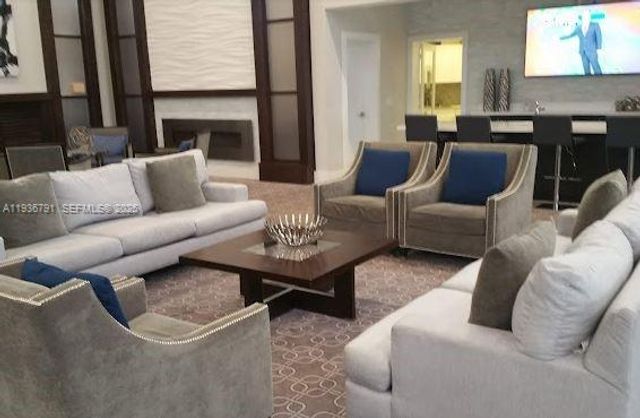 16789 SW 96th St, Miami, FL 33196