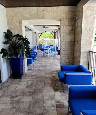 16789 SW 96th St, Miami, FL 33196