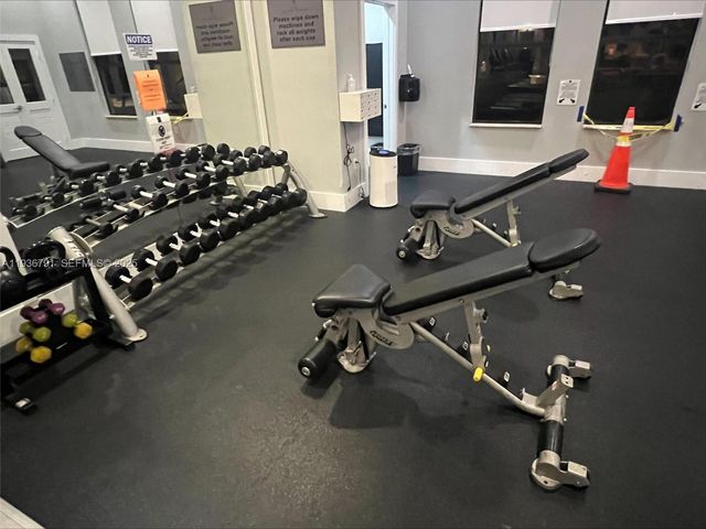 16789 SW 96th St, Miami, FL 33196