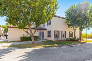 16789 SW 96th St, Miami, FL 33196