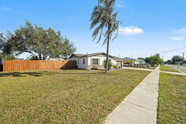 557 FLAME TREE DRIVE, Apollo Beach, FL 33572