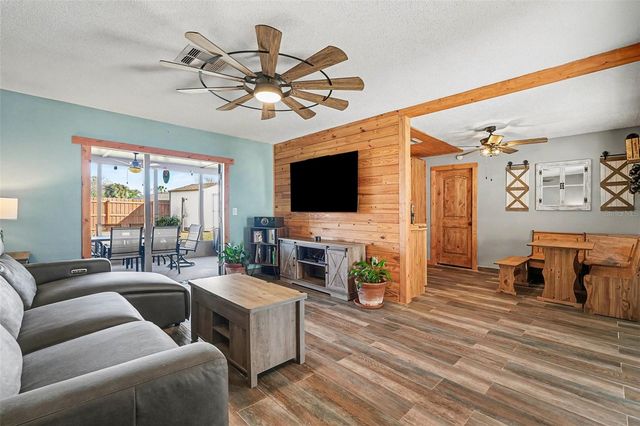 557 FLAME TREE DRIVE, Apollo Beach, FL 33572