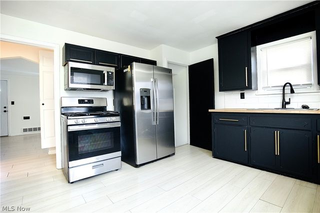 13410 Hathaway Road, Garfield Heights, OH 44125