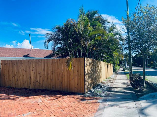 615 NE 2nd Avenue, Delray Beach, FL 33444