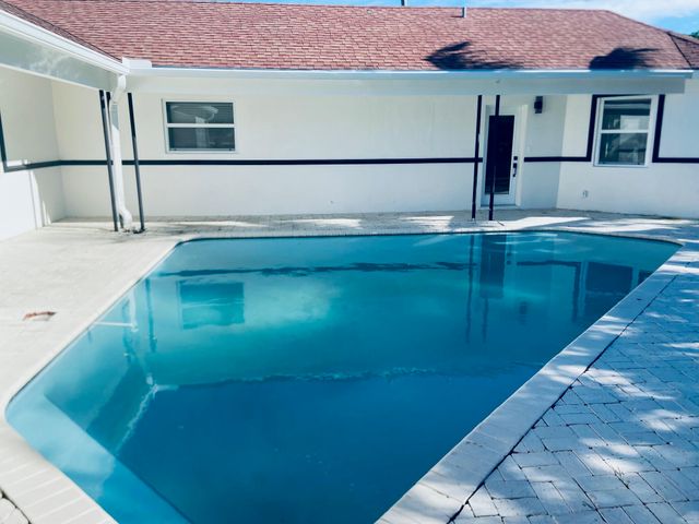 615 NE 2nd Avenue, Delray Beach, FL 33444