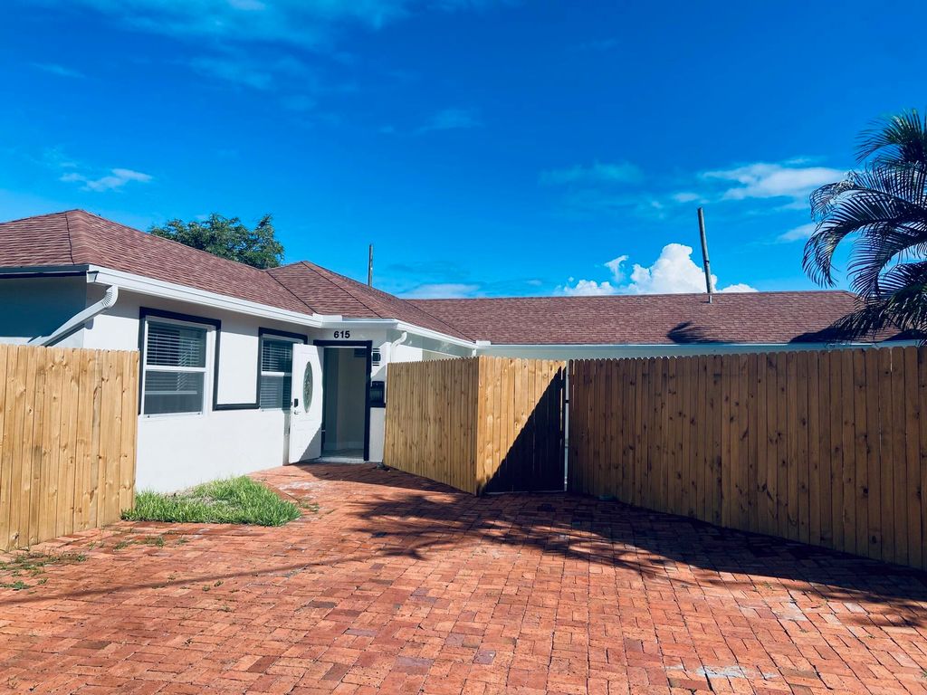 615 NE 2nd Avenue, Delray Beach, FL 33444