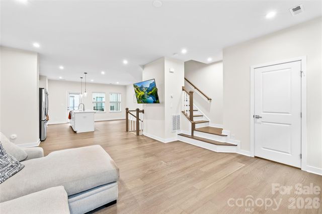563 Nantahala Drive, Charlotte, NC 28211