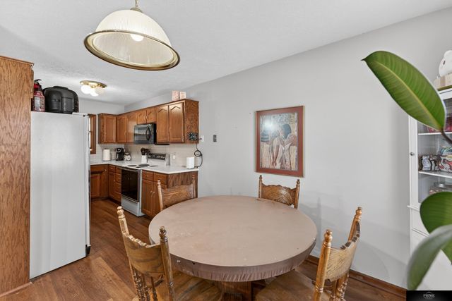 3612 N 104 Avenue, Omaha, NE 68134