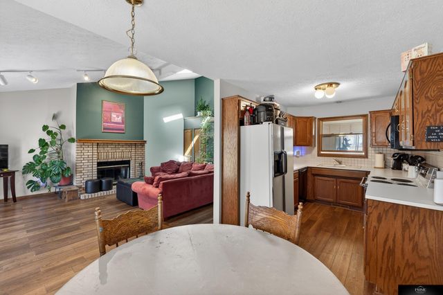 3612 N 104 Avenue, Omaha, NE 68134