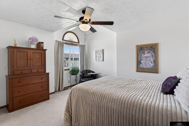 3612 N 104 Avenue, Omaha, NE 68134