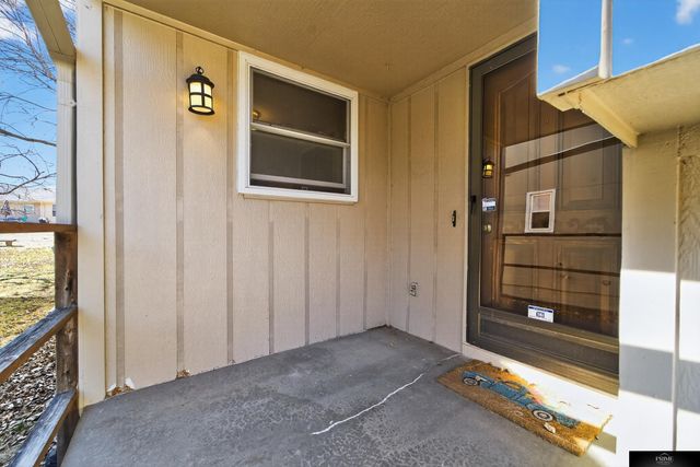 3612 N 104 Avenue, Omaha, NE 68134