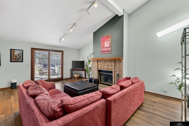 3612 N 104 Avenue, Omaha, NE 68134