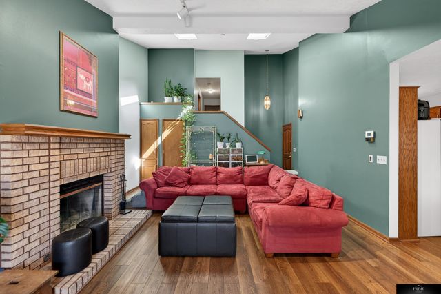 3612 N 104 Avenue, Omaha, NE 68134