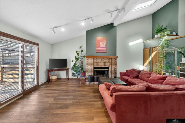 3612 N 104 Avenue, Omaha, NE 68134