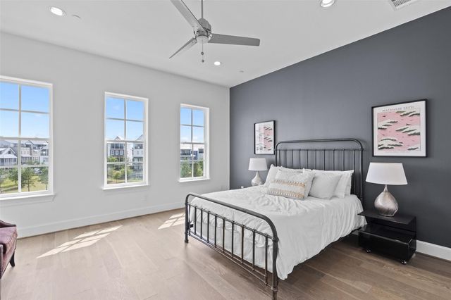 8711 Park Kolbe Lane, Houston, TX 77080