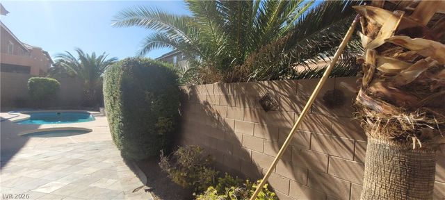 7728 VILLA DE LA PAZ Avenue, Las Vegas, NV 89131