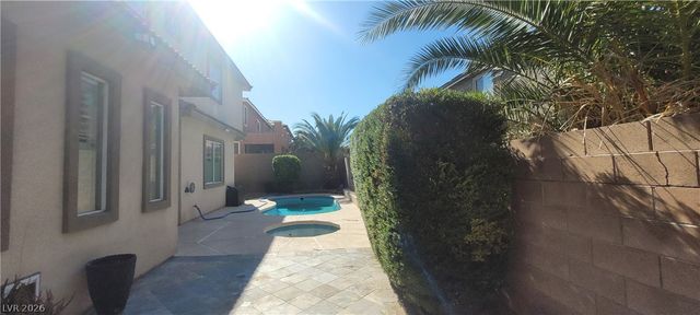 7728 VILLA DE LA PAZ Avenue, Las Vegas, NV 89131