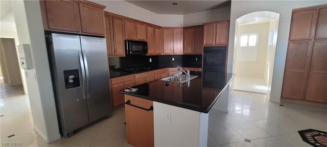 7728 VILLA DE LA PAZ Avenue, Las Vegas, NV 89131