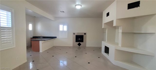 7728 VILLA DE LA PAZ Avenue, Las Vegas, NV 89131