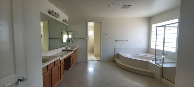 7728 VILLA DE LA PAZ Avenue, Las Vegas, NV 89131