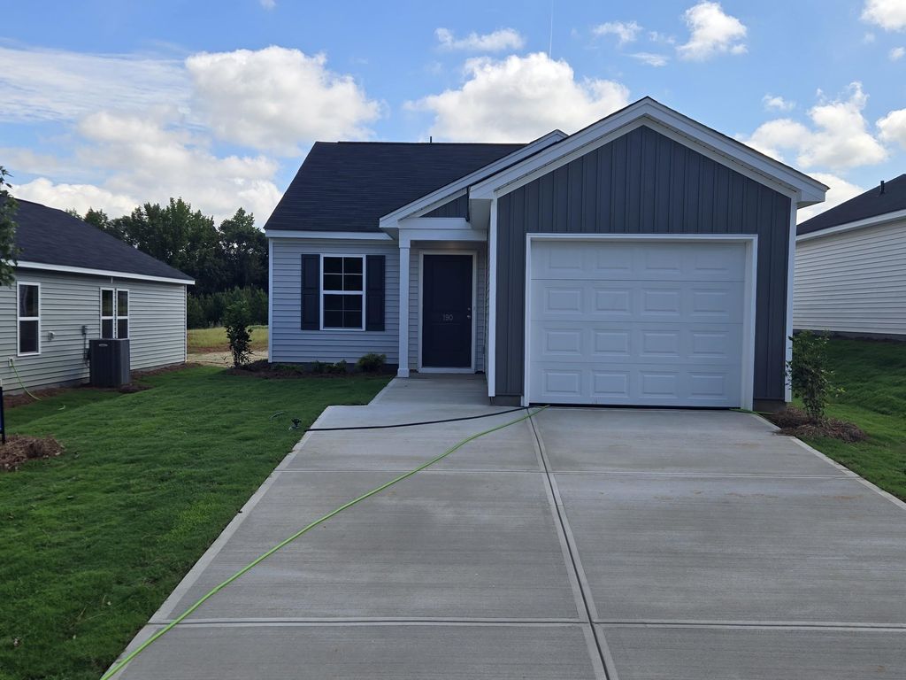 190 Cloverfield Lane, Spartanburg, SC 29303